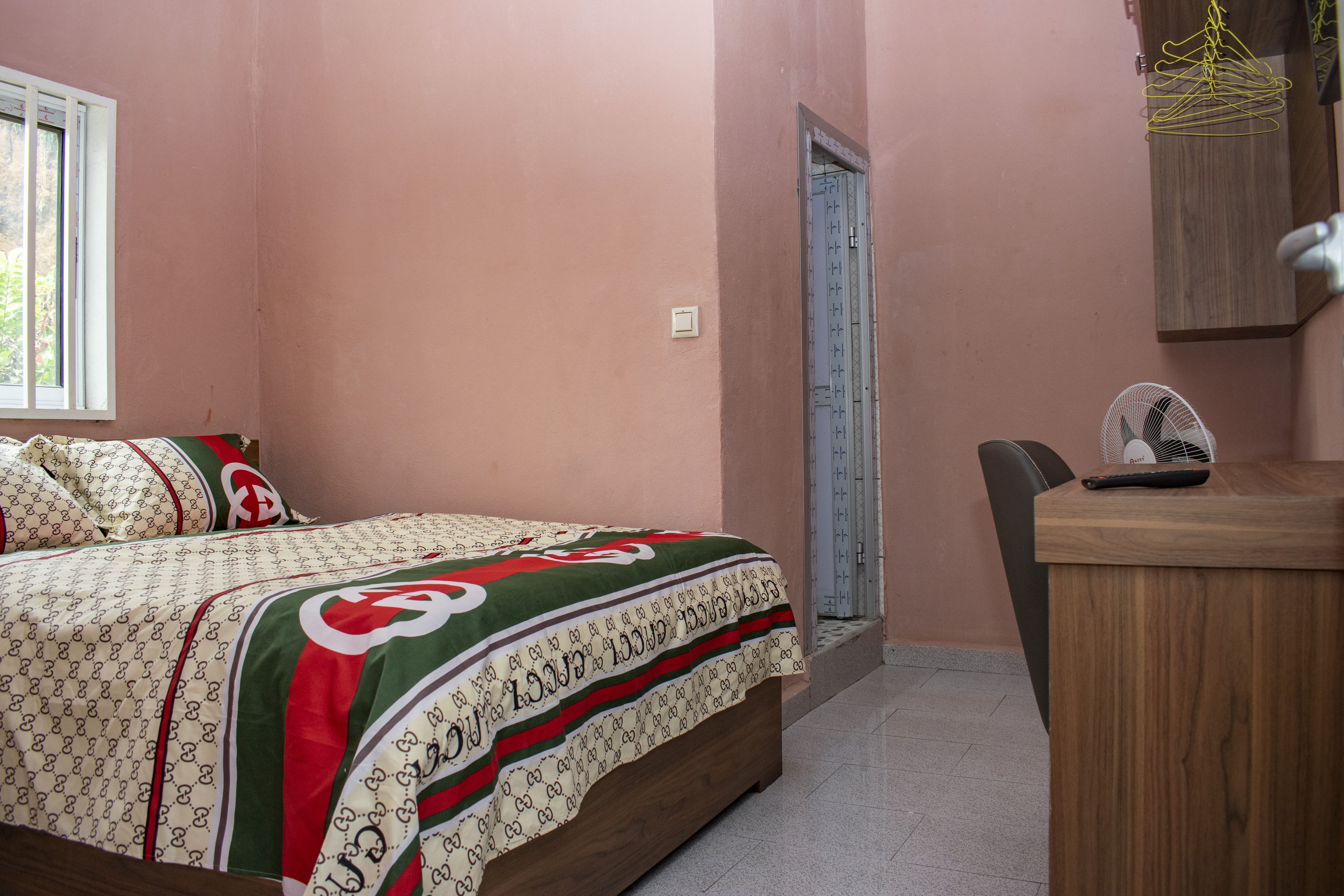 Prince Room at Longho's Lodge